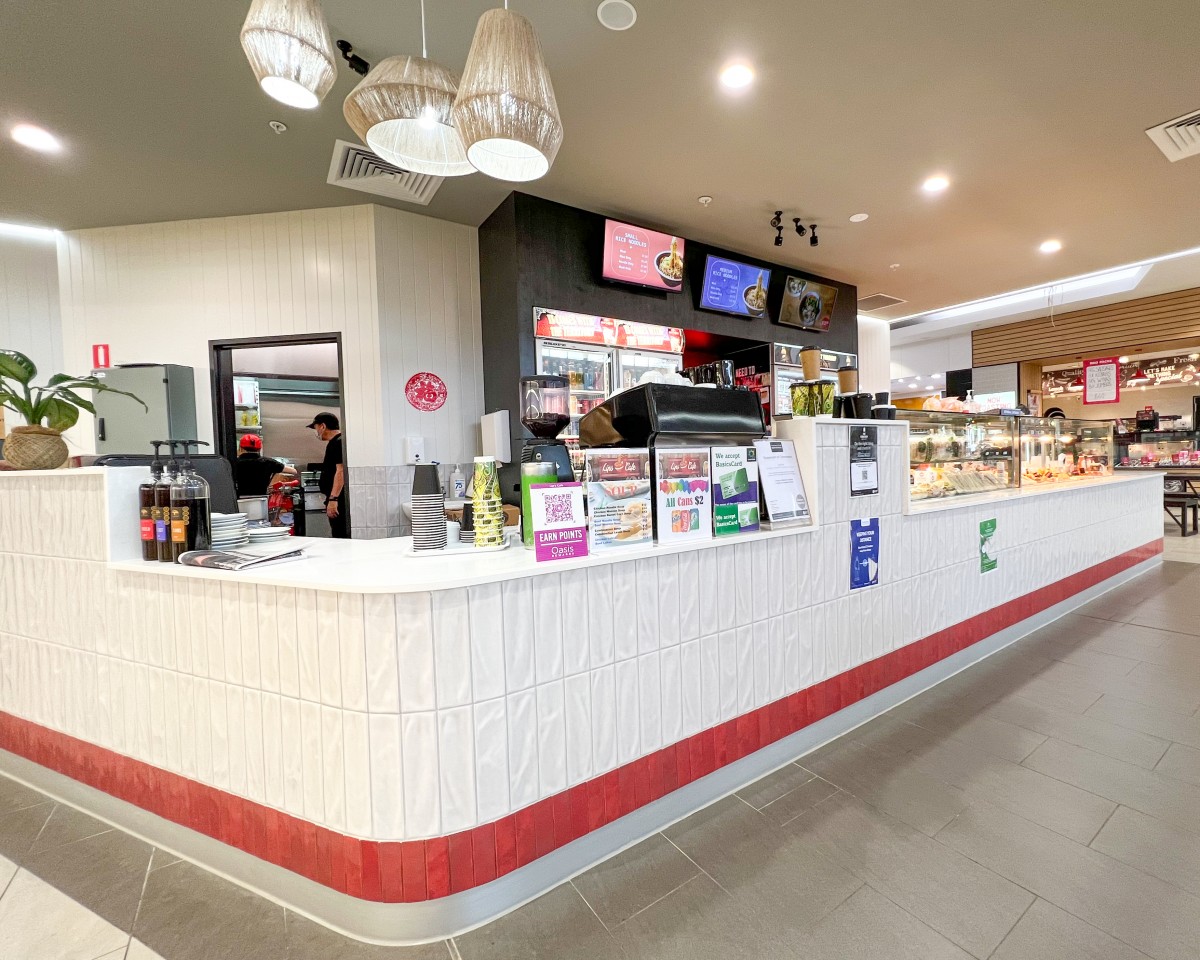 Lip's Cafe Oasis Shopping Village